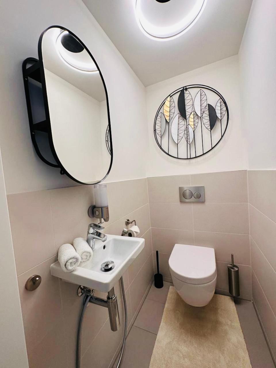 Apartment High-end Close To Metro And Uno-city With E-parking Vienna