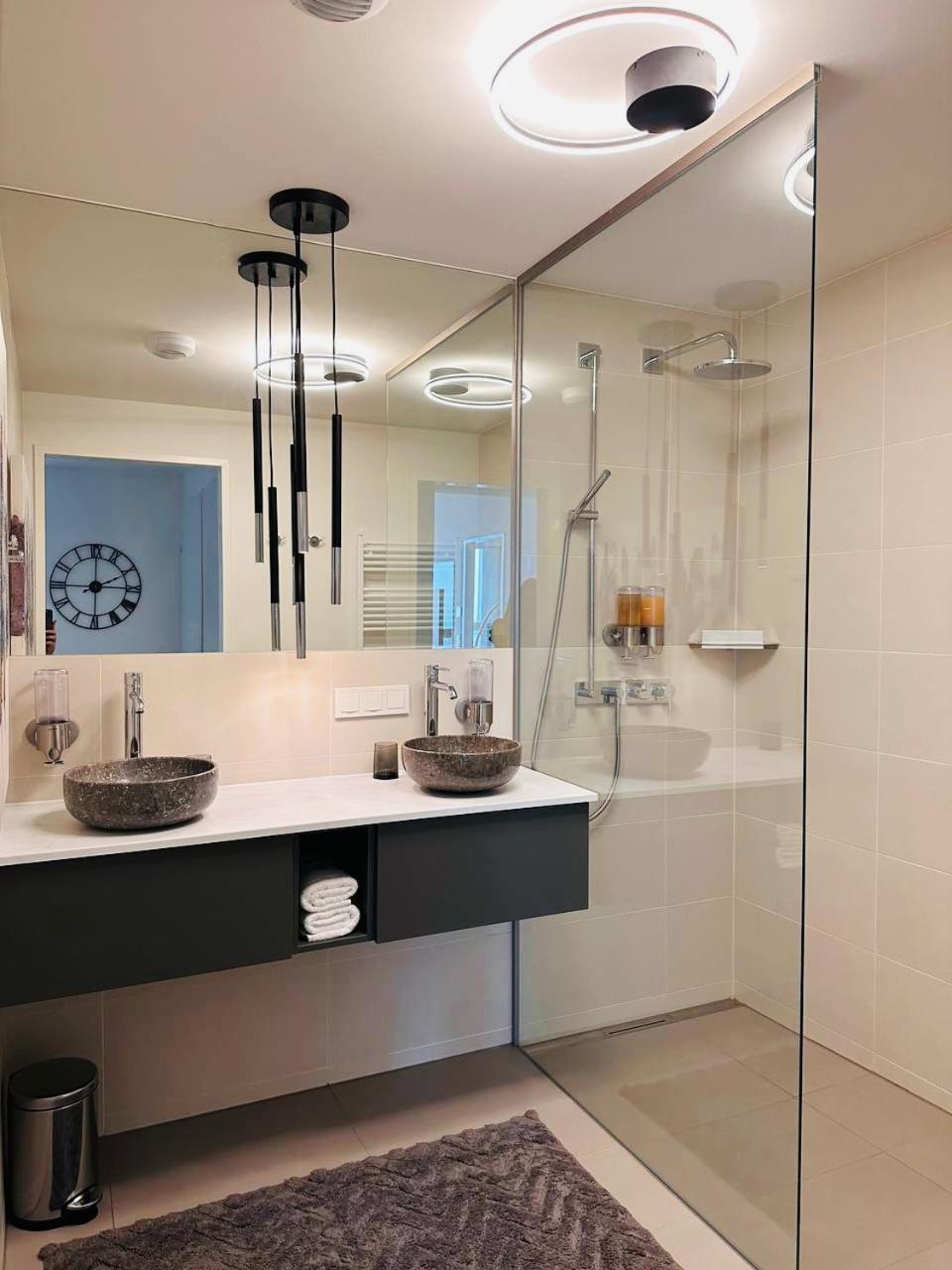 Apartment High-end Close To Metro And Uno-city With E-parking